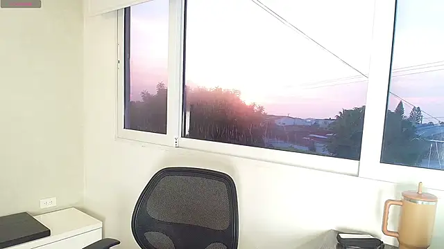  Victoria Collins online show from November 12, 2025, 11:03 am