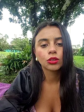 Snapshot of Lunaluxe1001 chatting on November 5, 2025, 12:30 pm Lunaluxe1001 online show from November 5, 2025, 12:30 pm