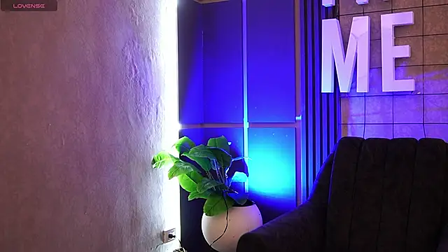 Snapshot of Susan_wall chatting on October 15, 2025, 12:24 pm Susan wall online show from October 15, 2025, 12:24 pm