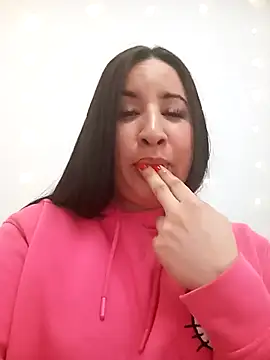 hotCOUPLEPETRA online show from February 10, 2026, 8:52 pm