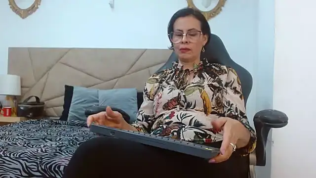 amanda ramirez online show from March 19, 2026, 9:15 pm