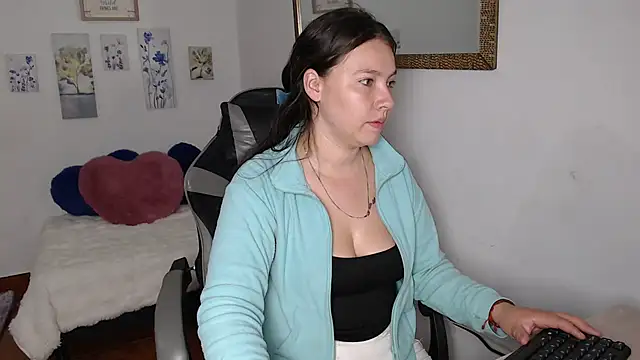 mariaana  222 online show from March 4, 2026, 3:36 am