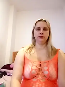 Snapshot of JessicaItalia chatting on October 23, 2025, 9:19 am JessicaItalia online show from October 23, 2025, 9:19 am