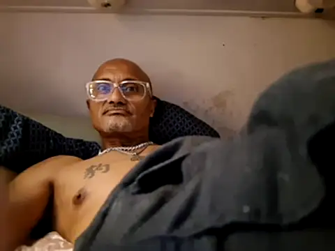 badboy2u2025 online show from December 17, 2025, 2:16 am