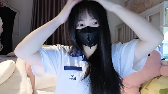 Snapshot of love-uiui chatting on October 14, 2025, 3:01 pm love-uiui online show from October 14, 2025, 3:01 pm