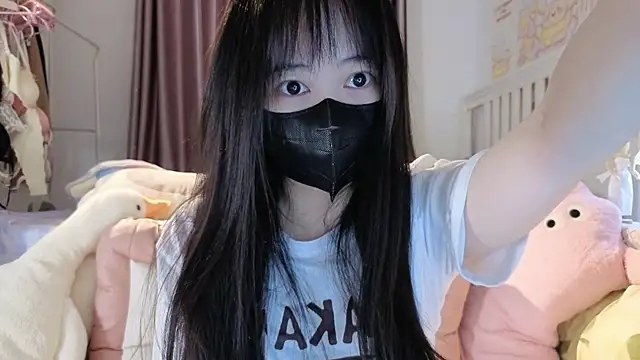 Snapshot of love-uiui chatting on October 8, 2025, 3:02 pm love-uiui online show from October 8, 2025, 3:02 pm