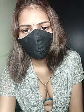 Isha Sax online show from November 18, 2025, 7:33 am