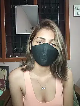 Isha Sax online show from December 17, 2025, 7:19 pm