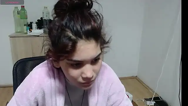 Snapshot of MalloryMyers chatting on November 1, 2025, 8:57 pm MalloryMyers online show from November 1, 2025, 8:57 pm