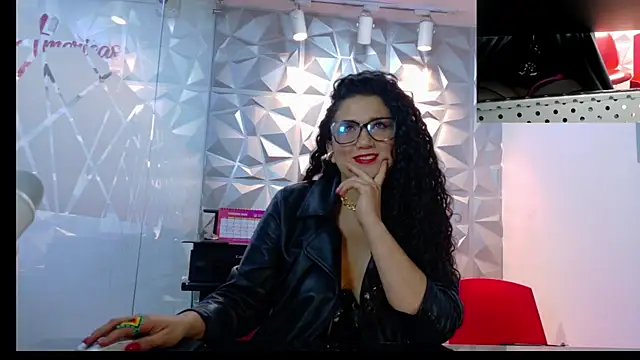 Dakota Rainbow22 online show from February 15, 2026, 7:42 am