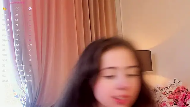 JulianaChapel online show from September 22, 2025, 8:42 am