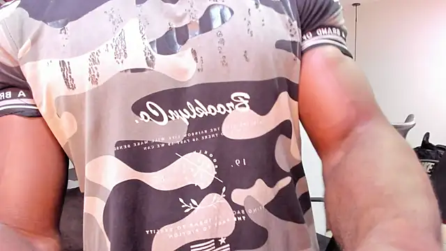 Snapshot of MarcusBlack_ chatting on November 6, 2025, 11:36 am MarcusBlack online show from November 6, 2025, 11:36 am