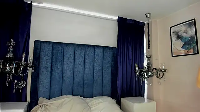 Snapshot of Anittatoro_ chatting on November 18, 2025, 8:34 pm Anittatoro online show from November 18, 2025, 8:34 pm