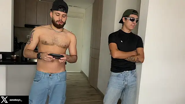 Snapshot of zoneboys chatting on December 18, 2025, 6:56 pm zoneboys online show from December 18, 2025, 6:56 pm