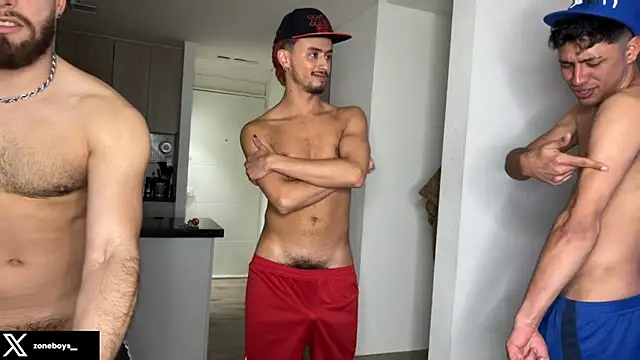 Snapshot of zoneboys chatting on December 4, 2025, 11:48 pm zoneboys online show from December 4, 2025, 11:48 pm