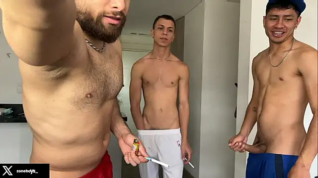 Snapshot of zoneboys chatting on November 1, 2025, 8:14 pm zoneboys online show from November 1, 2025, 8:14 pm