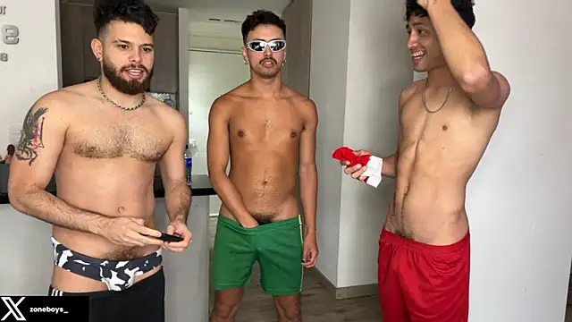 Snapshot of zoneboys chatting on December 16, 2025, 10:14 pm zoneboys online show from December 16, 2025, 10:14 pm