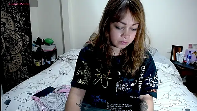 Snapshot of Violet_Bosh chatting on November 25, 2025, 2:17 pm Violet Bosh online show from November 25, 2025, 2:17 pm