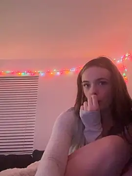 Snapshot of superlonelygirl04 chatting on December 17, 2025, 3:11 am superlonelygirl04 online show from December 17, 2025, 3:11 am