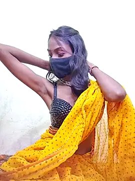 Snapshot of Riya_R24 chatting on December 4, 2025, 11:26 pm Riya R24 online show from December 4, 2025, 11:26 pm