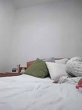 agustinalatina online show from February 22, 2026, 8:32 pm