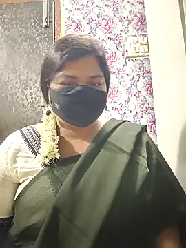 Liyaa 24 online show from May 11, 2026, 6:05 pm