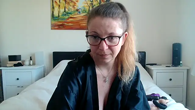 32h busty online show from April 19, 2026, 9:43 am