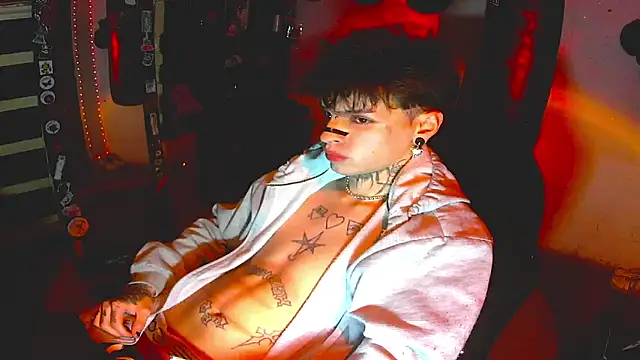 Snapshot of prince_x_dark chatting on November 12, 2025, 6:06 am prince x dark online show from November 12, 2025, 6:06 am