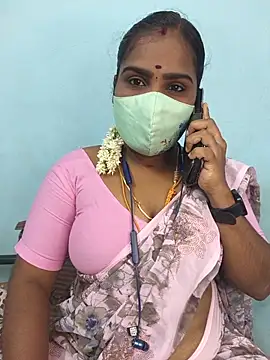 Snapshot of Tamil_riyalini12 chatting on June 18, 2026, 4:33 am Tamil riyalini12 online show from June 18, 2026, 4:33 am