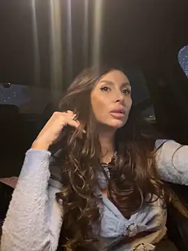 Snapshot of LunaBex chatting on November 5, 2025, 4:37 am LunaBex online show from November 5, 2025, 4:37 am