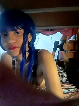 Snapshot of famousfox-69 chatting on March 4, 2026, 7:49 am famousfox-69 online show from March 4, 2026, 7:49 am