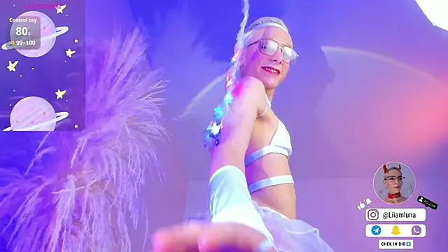 Snapshot of liiamluna_ chatting on October 26, 2025, 9:31 am liiamluna online show from October 26, 2025, 9:31 am