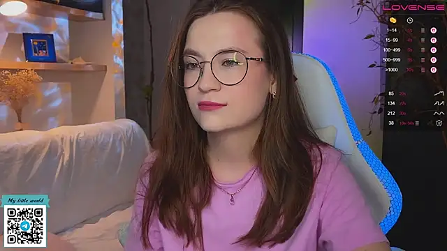 Snapshot of mia_here chatting on November 26, 2025, 2:22 am mia here online show from November 26, 2025, 2:22 am