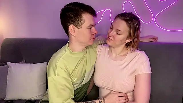 Snapshot of julielourens chatting on November 30, 2025, 8:04 am julielourens online show from November 30, 2025, 8:04 am