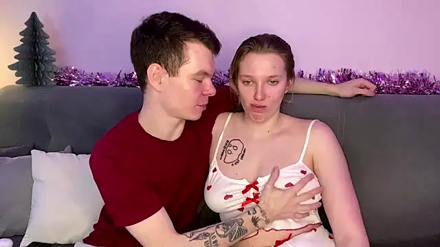 julielourens online show from December 17, 2025, 8:08 am