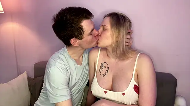 julielourens online show from May 6, 2026, 7:01 am