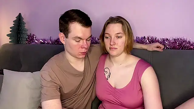 Snapshot of julielourens chatting on December 15, 2025, 8:09 am julielourens online show from December 15, 2025, 8:09 am