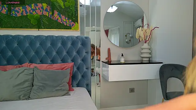 SiennaPierce online show from March 17, 2026, 5:32 am