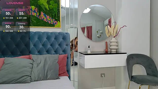 Snapshot of SiennaPierce chatting on November 13, 2025, 5:44 am SiennaPierce online show from November 13, 2025, 5:44 am