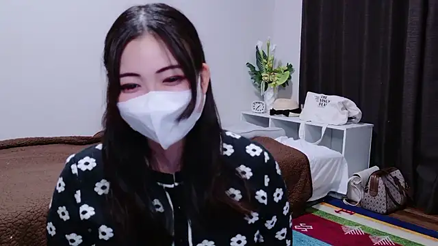 SUI-Strong online show from September 22, 2025, 1:39 pm