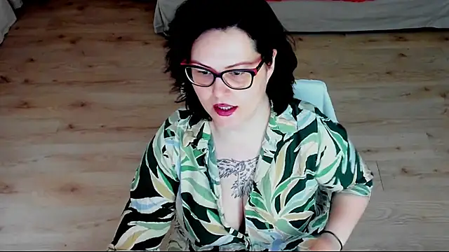 Snapshot of Squirt_Kimm chatting on July 1, 2026, 1:00 pm Squirt Kimm online show from July 1, 2026, 1:00 pm