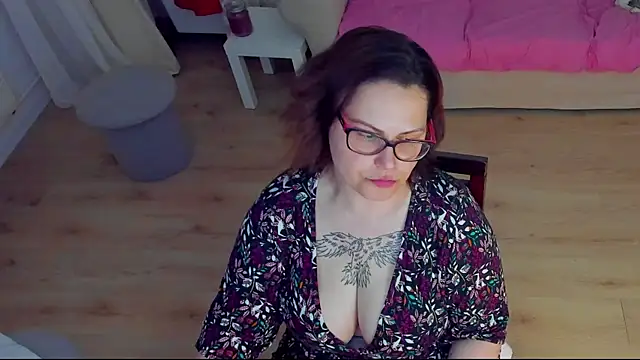 Snapshot of Squirt_Kimm chatting on July 31, 2026, 8:17 pm Squirt Kimm online show from July 31, 2026, 8:17 pm