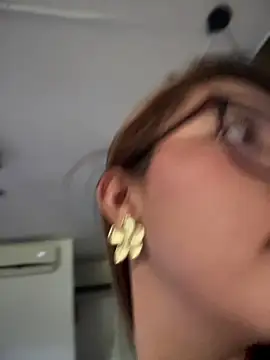 sara calderon online show from November 8, 2025, 1:25 pm