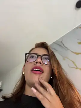 sara calderon online show from November 14, 2025, 1:26 pm