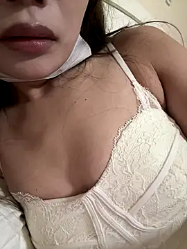 Snapshot of uulove521 chatting on November 13, 2025, 8:51 am uulove521 online show from November 13, 2025, 8:51 am