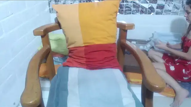 Snapshot of rose-crystal chatting on February 5, 2026, 12:39 am rose-crystal online show from February 5, 2026, 12:39 am