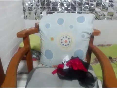 Snapshot of rose-crystal chatting on January 15, 2026, 11:52 pm rose-crystal online show from January 15, 2026, 11:52 pm