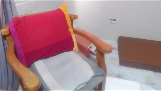 Snapshot of rose-crystal chatting on March 1, 2026, 3:34 pm rose-crystal online show from March 1, 2026, 3:34 pm