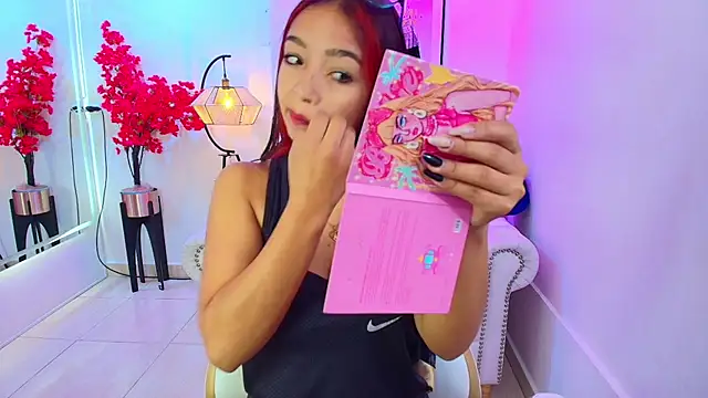 Snapshot of Katty_rounds chatting on November 7, 2025, 12:31 pm Katty rounds online show from November 7, 2025, 12:31 pm