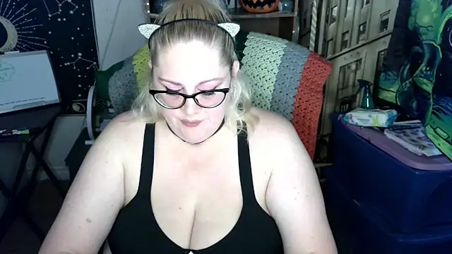 Kinky Witch online show from May 19, 2026, 4:25 pm